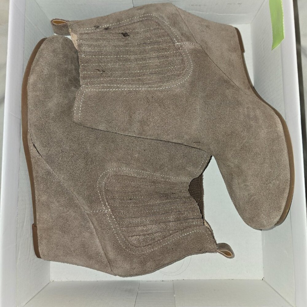 Wedge - Picture 3 of 7